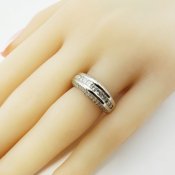 Vintage Platinum and Diamond Wedding Ring Size 5.25 #10457 - Picture 9 of 9